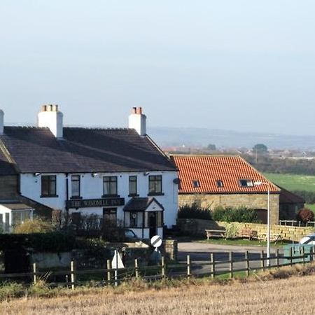 The Windmill Inn - Whitby Stainsacre Exteriör bild